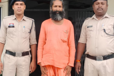 फार्महाउस योगाश्रम में गांजा बेचने वाला योगी बाबा गिरफ्तार...