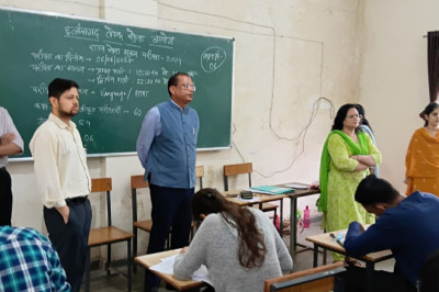 कलेक्टर सिंह और लोक सेवा आयोग के सदस्य वर्मा ने किया पीएससी परीक्षा केन्द्र का आकस्मिक निरीक्षण