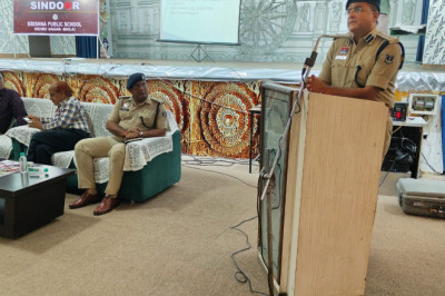 वरिष्ठ पुलिस अधीक्षक दुर्ग जिले के स्कूल प्रबंधकों  की सुरक्षित विद्यालय सुरक्षित समाज विषय पर ली गई बैठक....