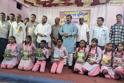 बेमेतरा के ग्राम पंचायत तिलई कुंडा मे अतिरिक्त  कक्ष निर्माण व सी,सी रोड निर्माण कार्य के लोकार्पण एवं भूमिपूजन कार्यक्रम का आयोजन किया ...