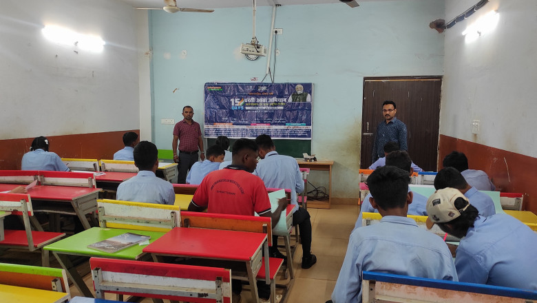 मुख्यमंत्री श्री साय ने नवनिर्मित आधुनिक आयुर्वेदिक प्रसंस्करण इकाई और केन्द्रीय भंडार गृह परिसर का किया लोकार्पण...