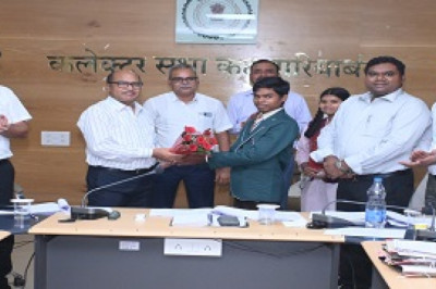 दक्षिणा फाउंडेशन की परीक्षा में जिले के एकलव्य विद्यालय के दो विद्यार्थियों का हुआ चयन कलेक्टर उइके ने किया सम्मानित...