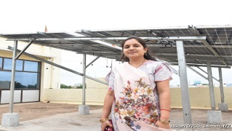 पीएम सूर्य घर मुफ्त बिजली योजना से गृहणी को बचत में मिली मदद, आधा हुआ बिल...