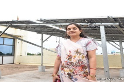 पीएम सूर्य घर मुफ्त बिजली योजना से गृहणी को बचत में मिली मदद, आधा हुआ बिल...
