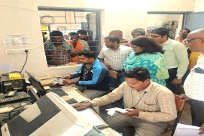 चावल एवं खाद बीज वितरण व्यवस्था की ली जानकारी...