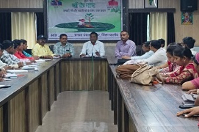 एसडीएम गुरूर ने सघन वृक्षारोपण अभियान  के संबंध में ली बैठक...