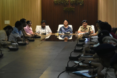 कलेक्टर एवं पुलिस अधीक्षक ने कानून व्यवस्था के संबंध में बैठक लेकर अधिकारियों को दिए आवश्यक दिशा-निर्देश...