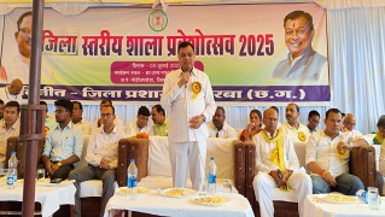 नव प्रवेशी विद्यार्थियों का किया गया अभिनंदन और दी गई पाठ्य सामग्री...