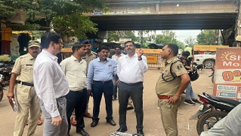 आयुक्त, एस.डी.एम., ए.एस.पी., सी.एस.पी. सहित प्रशासन की टीम शहर के प्रमुख मार्गो में किया पैदल भ्रमण...