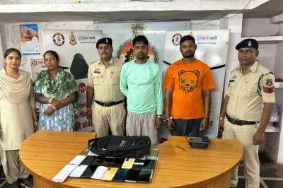 भगवान जगन्नाथ रथ यात्रा में भीड़ का फायदा उठाकर मोबाईल चोरी करने वाला गिरोह  पुलिस की गिरफ्त में , आरोपियों के कब्जे से चोरी के कुल 16 नग मोबाईल बरामद ...