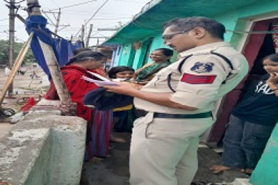संदिग्ध व्यक्तियों की गतिविधियो पर अंकुश लगाने पुलिस टीम की सर्जिकल दबिश, थाना वैशाली नगर क्षेत्रान्तर्गत बाम्बे आवास में दी गई थी दबिश...