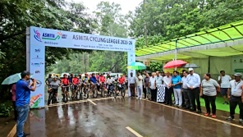 अस्मिता साइकिलिंग लीग में सैकड़ों बालिकाओं ने लिया हिस्सा, सांसद विजय बघेल ने दिखाई झंडी...