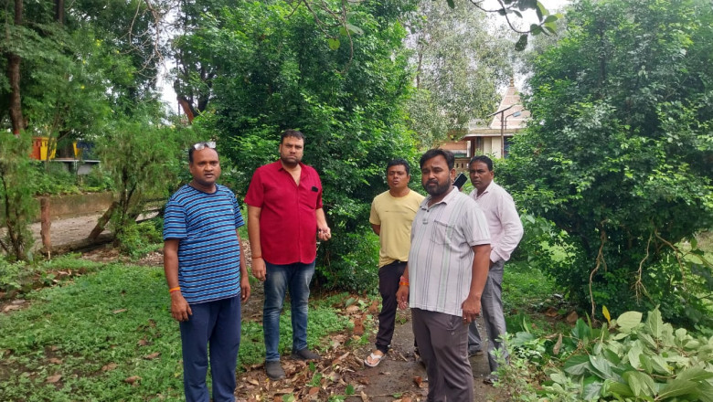 प्रभारी महापौर नरेंद्र बंजारेहरना बांधा मुक्तिधाम में साफ-सफाई की स्थिति का जायजा लिया और बेहतर साफ-सफाई निर्देश दिए...