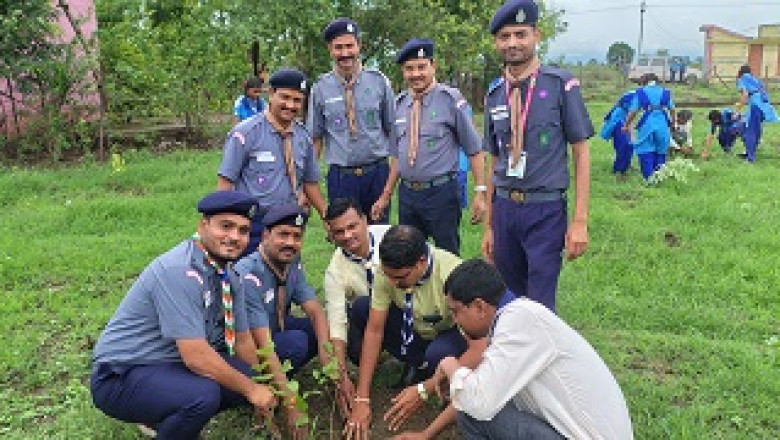 लावतरा में “एक पेड़ माँ के नाम” थीम पर हुआ वृहद वृक्षारोपण कार्यक्रम...