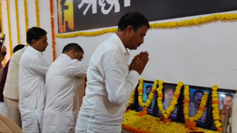 महापौर मधुसूदन यादव ने मदनवाड़ा में हुये शहीदों को दी श्रद्धांजलि...
