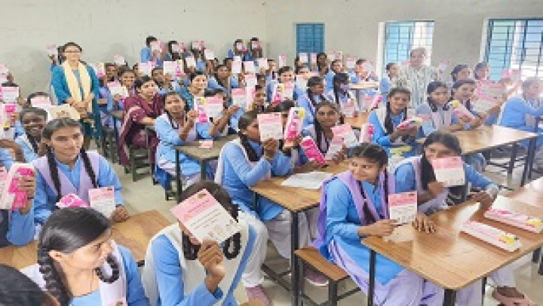 विश्व युवा कौशल दिवस पर बेटियों के उज्जवल भविष्य हेतु कैरियर काउंसलिंग सत्र का आयोजन...
