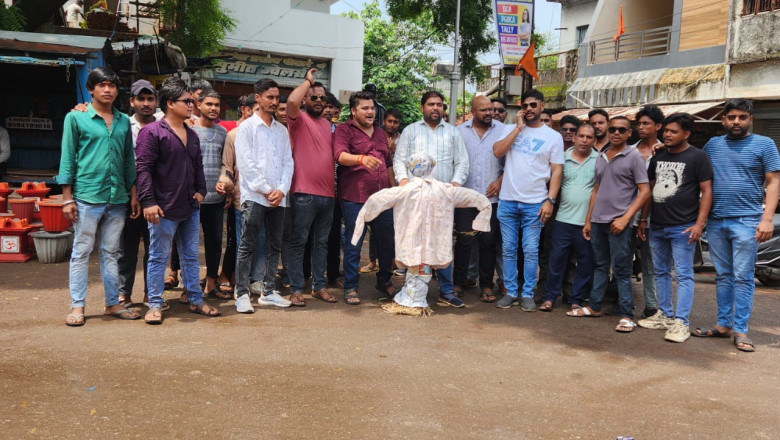 डोंगरगढ़ के आज़ाद चौक गोलबाजार में युवा कांग्रेस ने ED का पुतला दहन कर जताया विरोध....
