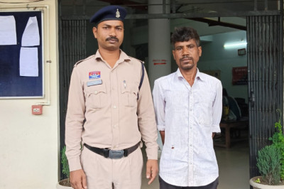 डोंगरगढ़ पुलिस की लगातार सख्त कार्यवाही शराब पीकर अपने पिता को परेशान करने वाले के विरूद्ध की गई प्रतिबंधात्मक कार्यवाही....
