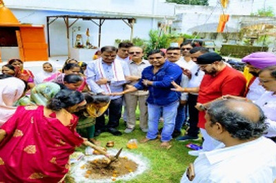 कौरिनभाठा शीतला मंदिर के पास सामुदायिक भवन बनाने महापौर ने रखी नीव...