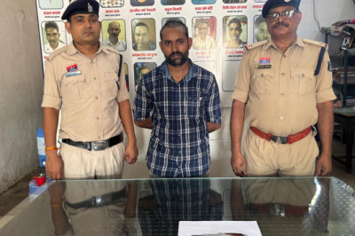धारदार बटन चाकू लहराकर आम लोगों को डराने वाला निगरानी बदमाश गिरफ्तार....