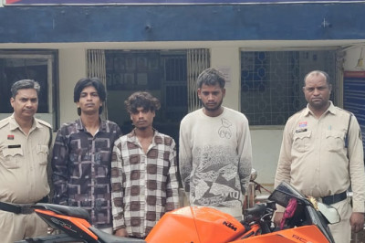 झपटमारी करने वाले 03 आरोपी एवं 01 विधि से संघर्षरत बालक पकड़ाया...
