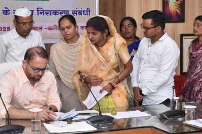 कलेक्टर ने ई-ऑफिस अंतर्गत कार्य का किया शुभारंभ...