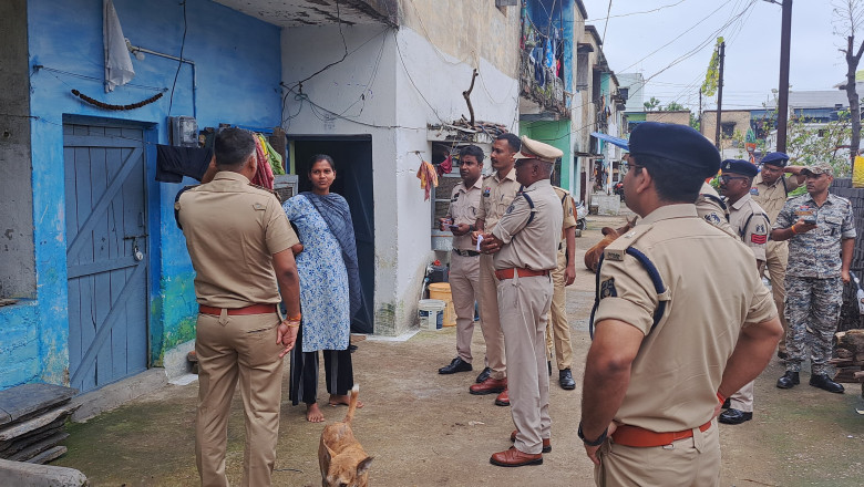 बाहर से आये मुसाफिरों, फेरी वालों की पहचान के लिए श्रृष्टी कॉलोनी अटल आवास बसंतपुर में चलाया गया विशेष अभियान....