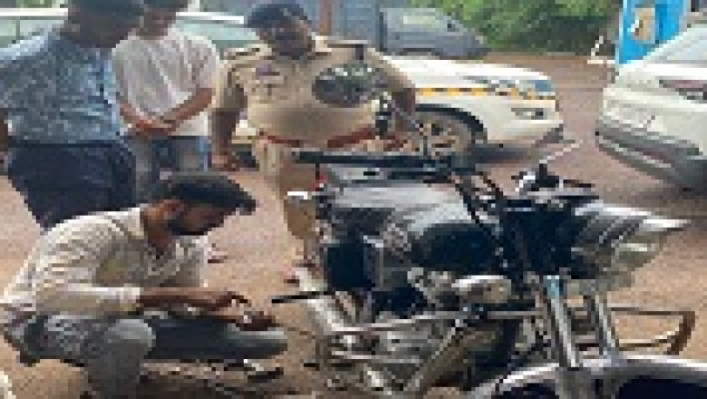 नेहरू नगर चौक से आम नागरिकों द्वारा कंट्रोल रूम को तेज़ आवाज़ में चल रही बुलेट वाहन की शिकायत की गई...