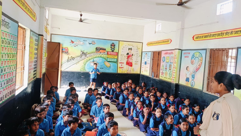 शासकीय प्राथमिक शाला सिंघोला में महिला रक्षा टीम द्वारा स्कूली बच्चों को गुड टच-बैड टच एवं बाल अपराधों से किया गया जागरूक.....