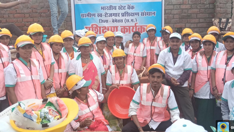 सपनों का घर बनाने का हुनर सिखा रहा एसबीआई आरसेटी...