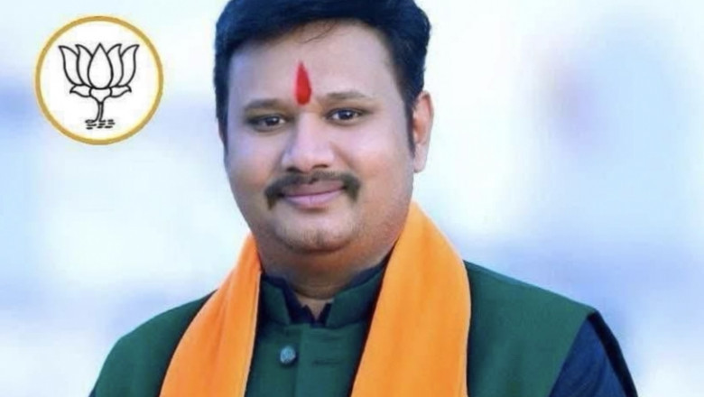 डॉ. जय प्रकाश यादव का हार्दिक आमंत्रण  भगवान श्रीकृष्ण के पावन जन्मोत्सव के उपलक्ष्य में, डॉ. जय प्रकाश यादव आप सभी को सादर आमंत्रित करते हैं।