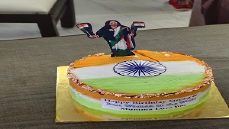 पेंशनर्स संगठन ने श्रीमती हसीना खान मैंडम का जन्मदिन धूम-धाम से मनाया...