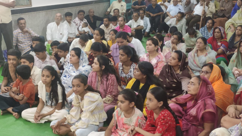 शिक्षक राष्ट्र निर्माता एवं वसुदैव कुटुंबकम का ज्ञान करता है...