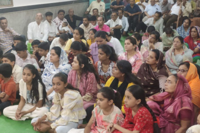 शिक्षक राष्ट्र निर्माता एवं वसुदैव कुटुंबकम का ज्ञान करता है...