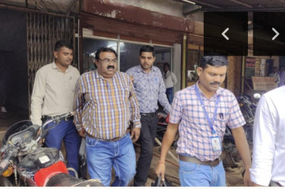 खैरागढ़ अपने ही कार्यालय में रिश्वतखोरी करते पटवारी धर्मेंद्र कांडे चढ़ा ACB  के हत्थे....