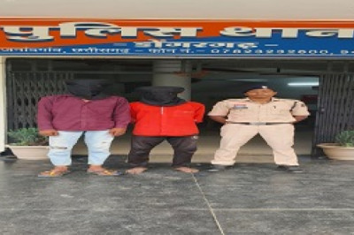 थाना डोंगरगढ़ पुलिस द्वारा शांति एव कानून व्यवस्था बनाए रखने हेतु असमाजिक तत्वो के विरूद्ध निरंतर कार्यवाही जारी है..
