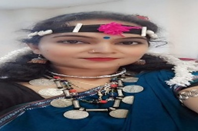 राजनांदगांव की शिक्षिका एवं लोक गायिका श्रीमती सपना सिंह सी सीआर टी केंद्र दमोह में लोकगीतों के माध्यम से छत्तीसगढ़ की कला संस्कृति को प्रस्तुत किया...