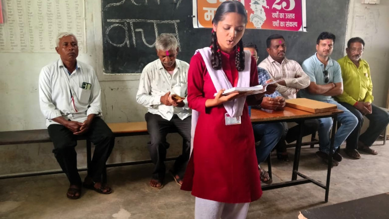 छत्तीसगढ़ रजत महोत्सव के अवसर पर स्कूल एवं महाविद्यालयों में किया गया पुस्तक वाचन एवं विभिन्न गतिविधियों का आयोजन...