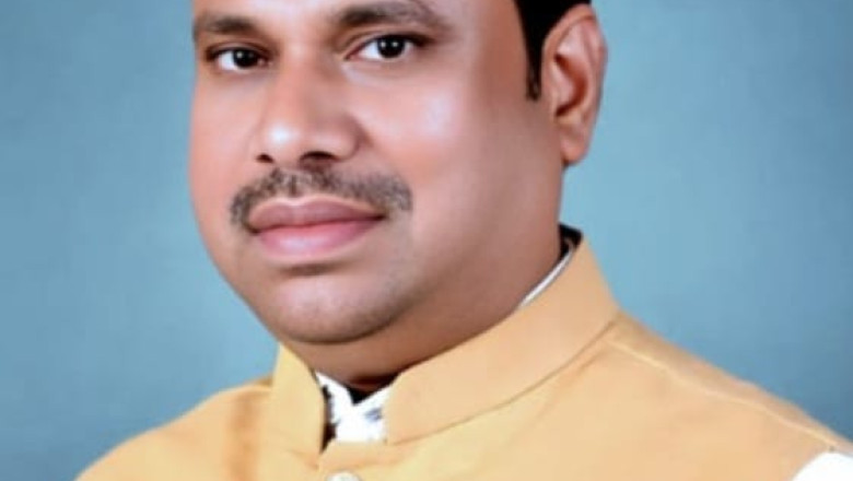 डोंगरगढ़ :-" शहर में अवैध शराब की बिक्री का आरोप लगाने वाले विधायक : अपने पूर्व मुख्यमंत्री के शासन काल को ही याद कर लेते : कि उनके समय में शहर की क्या स्थिति थी - रामजी भारती "