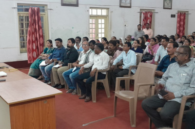 नगर निगम के सभी विभाग के कर्मचारियों की आयुक्त विश्वकर्मा ने ली बैठक...