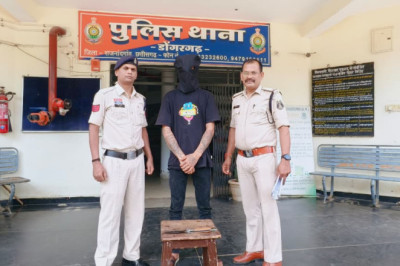 डोंगरगढ़ को चाकू लहराकर आम जनता को डराने वाले आरोपी को डोंगरगढ़ पुलिस ने किया गिरफ्तार...