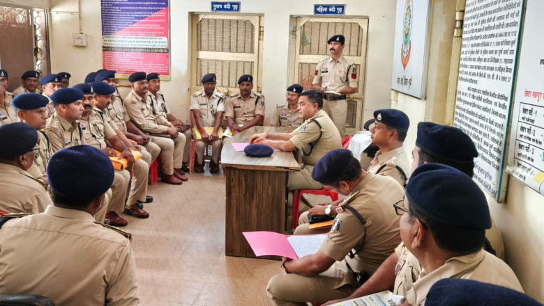 वरिष्ठ पुलिस अधीक्षक दुर्ग द्वारा ली गयी पाटन अनुविभाग की समीक्षा बैठक...