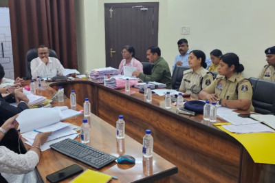 पुलिस महानिरीक्षक दुर्ग रेंज द्वारा आयोजित रेंज स्तरीय दोषमुक्ति प्रकरणों की समीक्षा बैठक...