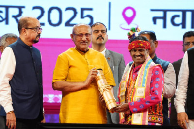 रिखी को उपराष्ट्रपति के हाथों मिला राज्य अलंकरण, बोले-कला का हुआ सम्मान...
