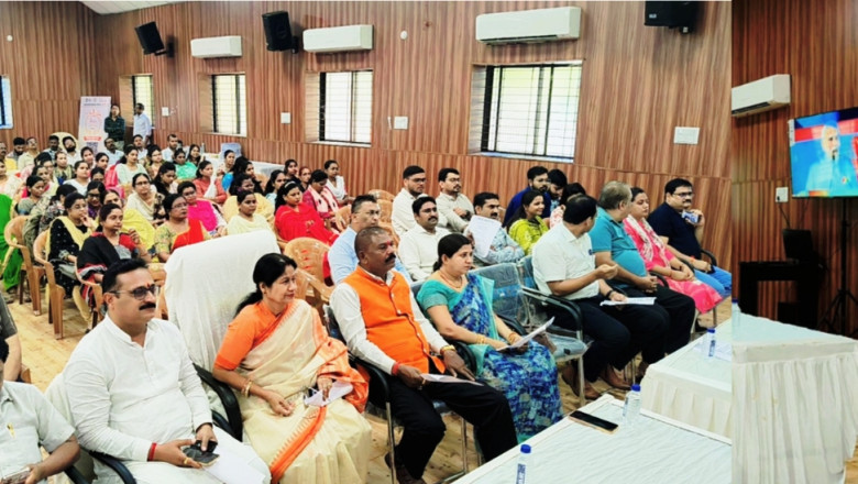महापौर अलका बाघमार की मौजूदगी में वंदे मातरम् गायन का आयोजन...