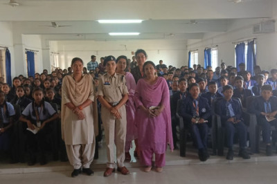 रक्षा टीम द्वारा बाल सुरक्षा सप्ताह के तहत जागरूकता कार्यक्रम हेतु सन पब्लिक स्कूल चंदखुरी एवं मैत्री बाग रिसाली पहुंची...