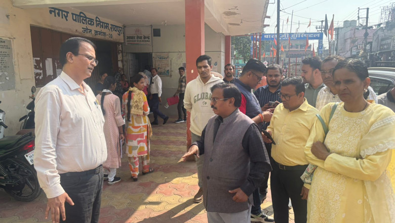 रायपुर संभाग आयुक्त कावरे ने एसआईआर कार्यों का किया निरीक्षण...