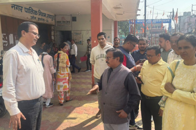 रायपुर संभाग आयुक्त कावरे ने एसआईआर कार्यों का किया निरीक्षण...
