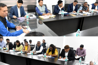 संभागायुक्त ने ली जिलों के कलेक्टर,जिला पंचायत सीईओ और नगर निगम के आयुक्तों की बैठक...