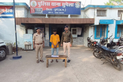 थाना सुपेला क्षेत्रान्तर्गत आम जगह पर लोहे का चाकु लहराकर आम लोगों को आतंकित करने वाला आरोपी पुलिस की गिरफ्त मे...
